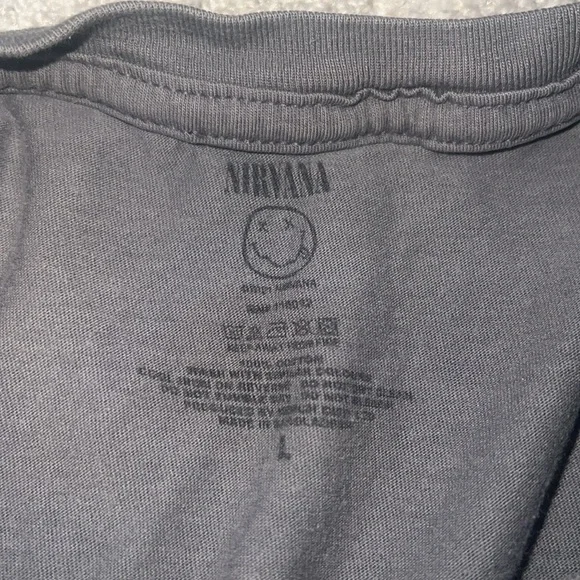 NIRVANA SMILE GRAPHIC TEE - Picture 3 of 3